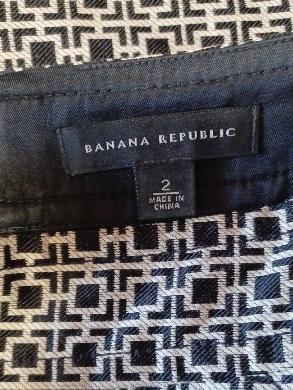 Banana Republic Silk Cotton Blend Geometric Mini Skirt Size 2 Pockets Preppy Mod